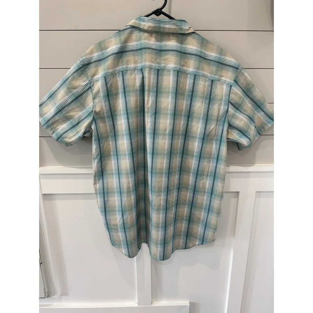 Columbia Mens XL Plaid Button Up Shirt Lightweight Fast Drying Flap Pockets